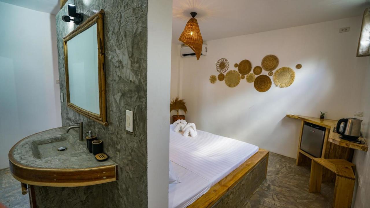 Serenity Hotel El Nido Exterior photo