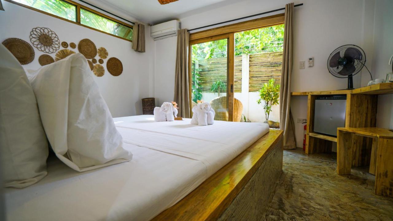 Serenity Hotel El Nido Exterior photo